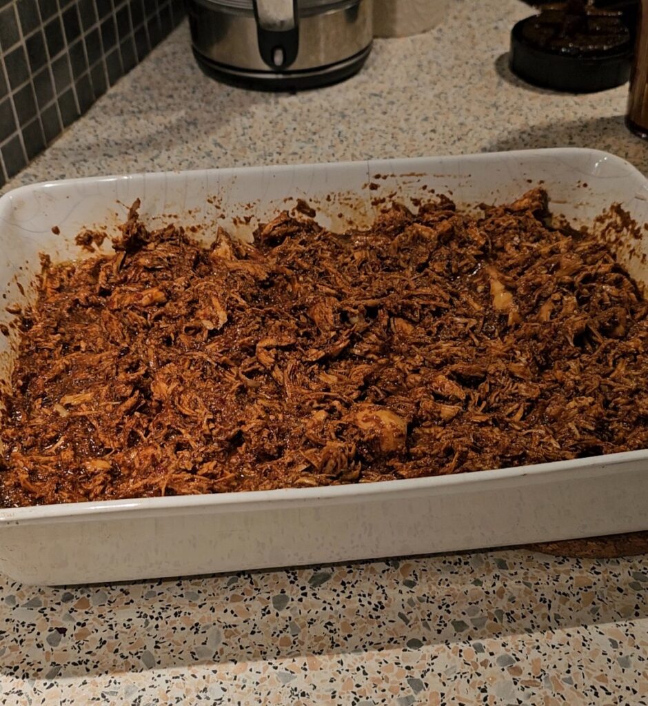 Pulled chicken Ugnsform med karameliserad pulled chicken